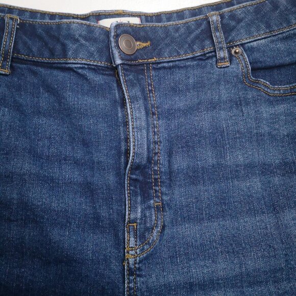 DC Jeans Curvy Ladies Size 22 Medium Wash Jean Shorts - Picture 9 of 11